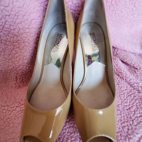 Michael Kors shoe - Picture 3 of 4